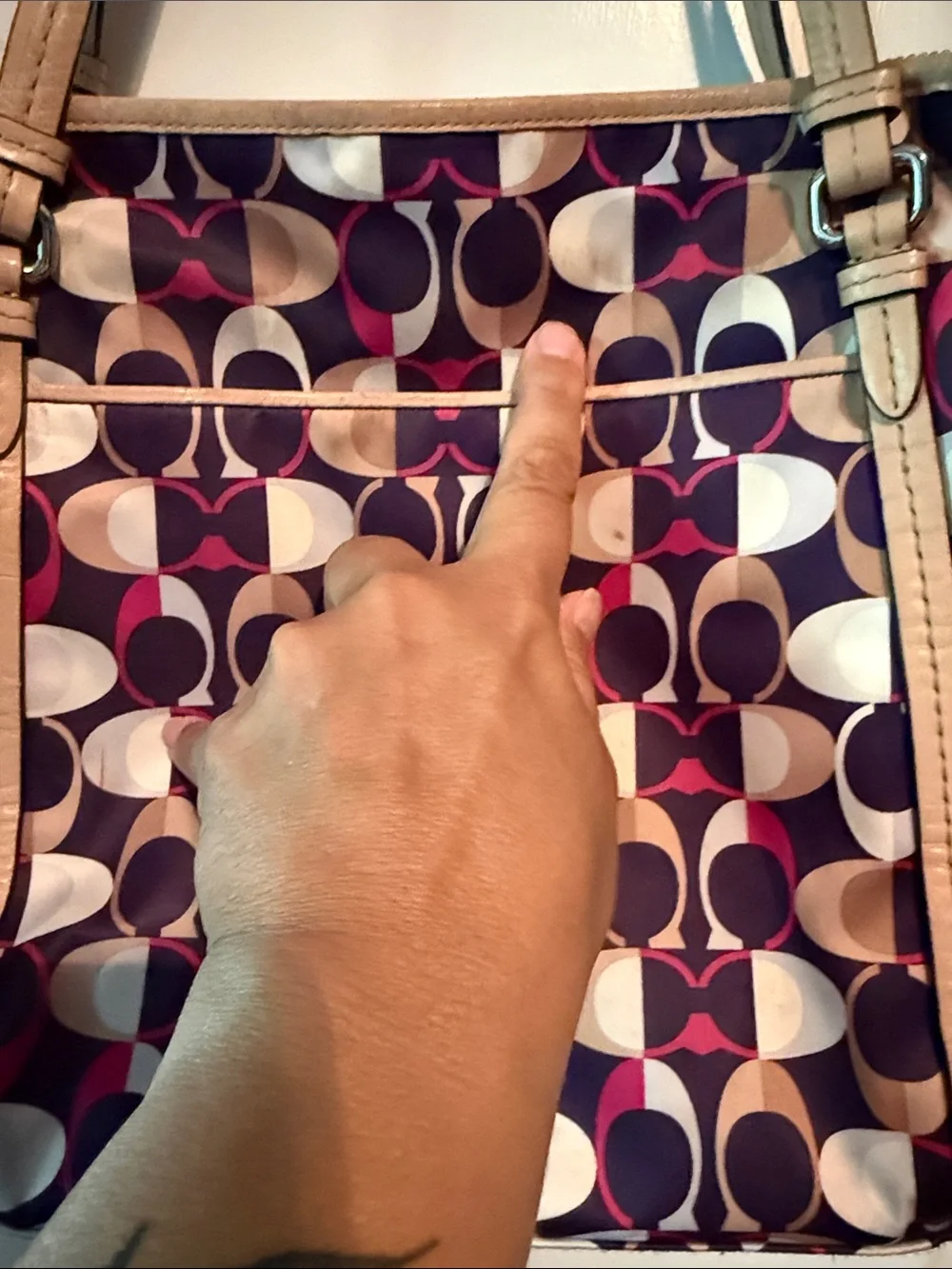 Coach Signature C Bag - Picture 4 of 9